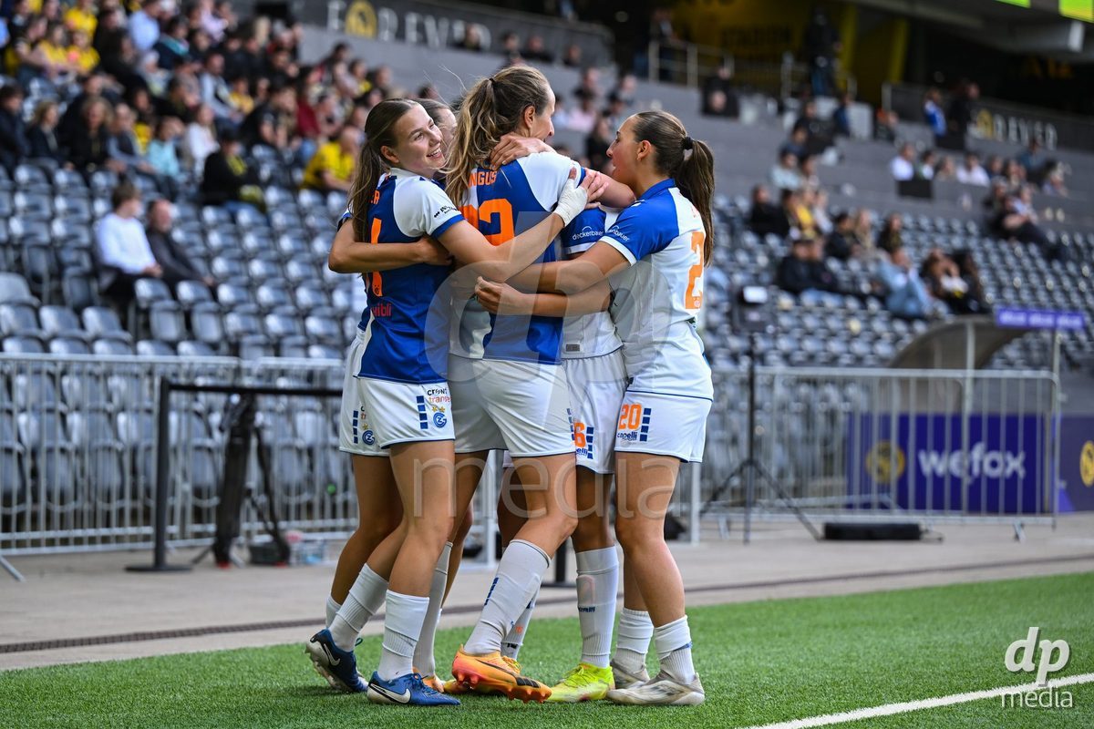 17/05/2025, Bern, Stadion Wankdorf, Women's Super League Final 2: BSC YB Frauen - GC Frauenfussball,  #16 Emanuela Pfister (Grasshopper Club Zurich) celebrates her goal with team