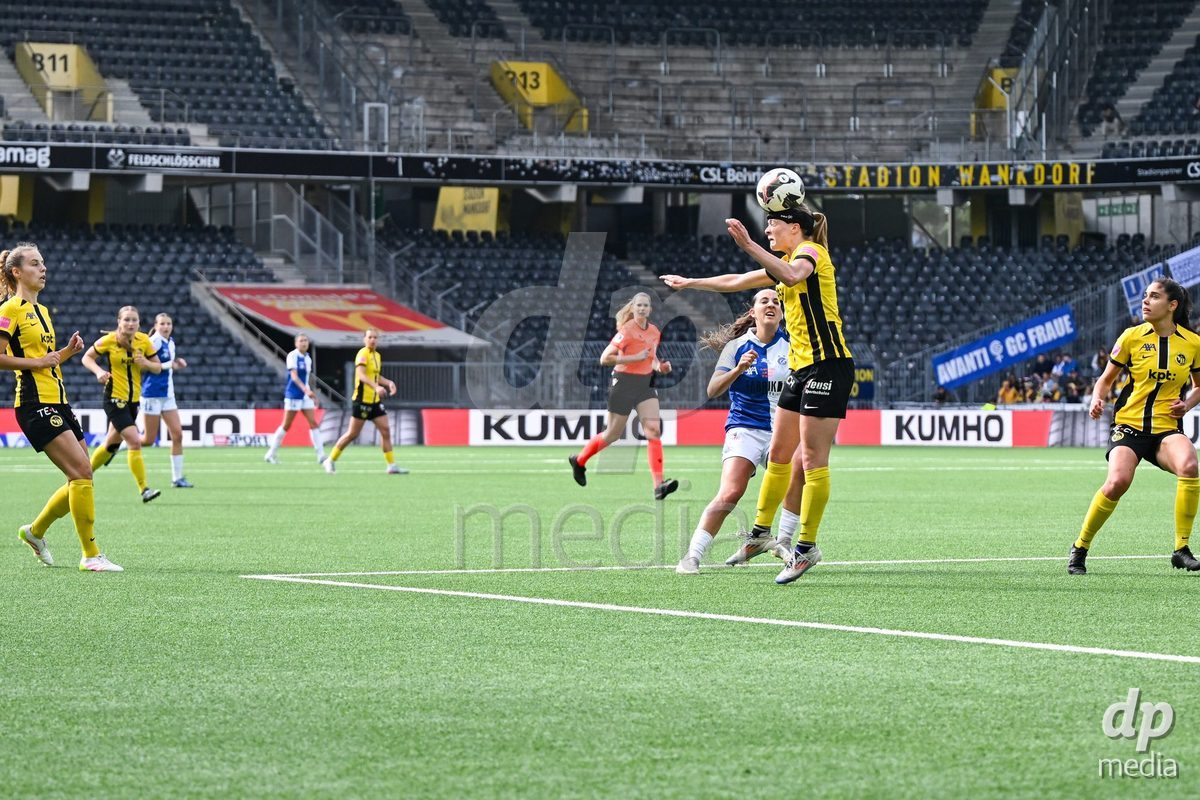 17/05/2025, Bern, Stadion Wankdorf, Women's Super League Final 2: BSC YB Frauen - GC Frauenfussball, #23 Wianda Ellen Douma (Young Boys) in headball duel