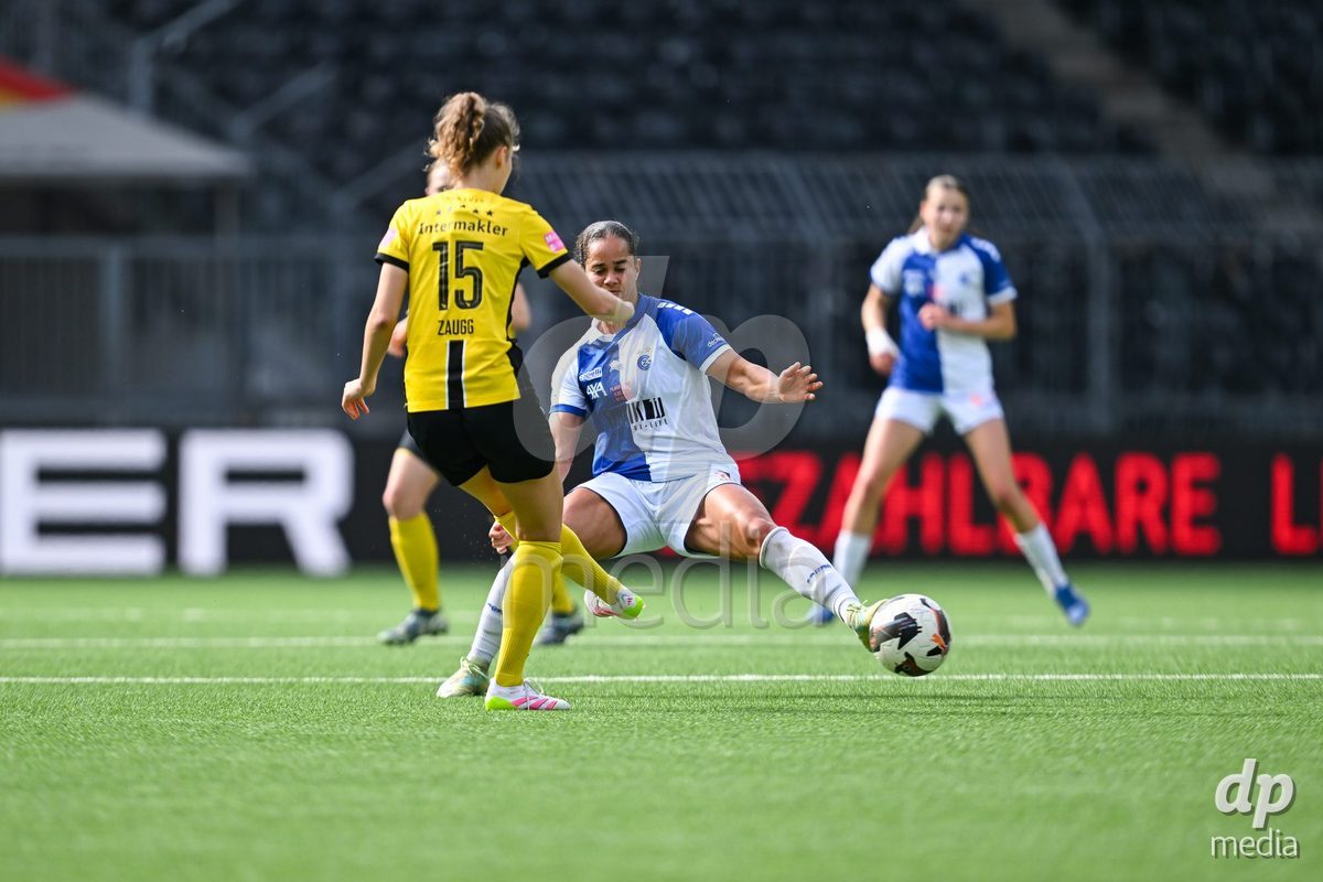 17/05/2025, Bern, Stadion Wankdorf, Women's Super League Final 2: BSC YB Frauen - GC Frauenfussball, #12 Kayla Jay Mckenna (GC) in duel with #15 Leana Zaugg (Young Boys)