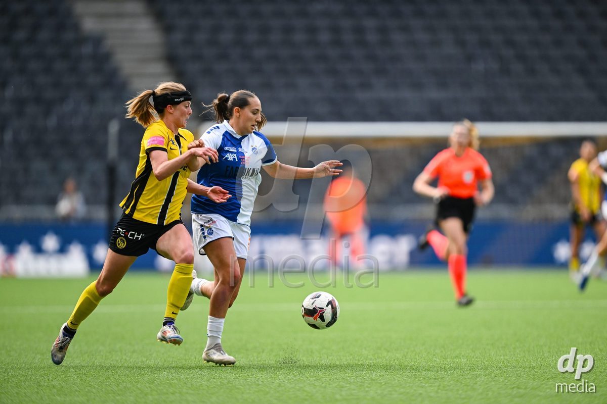 17/05/2025, Bern, Stadion Wankdorf, Women's Super League Final 2: BSC YB Frauen - GC Frauenfussball,  #20 Janina Egli (Grasshopper Club Zurich) in duel with #23 Wianda Ellen Douma (Young Boys)