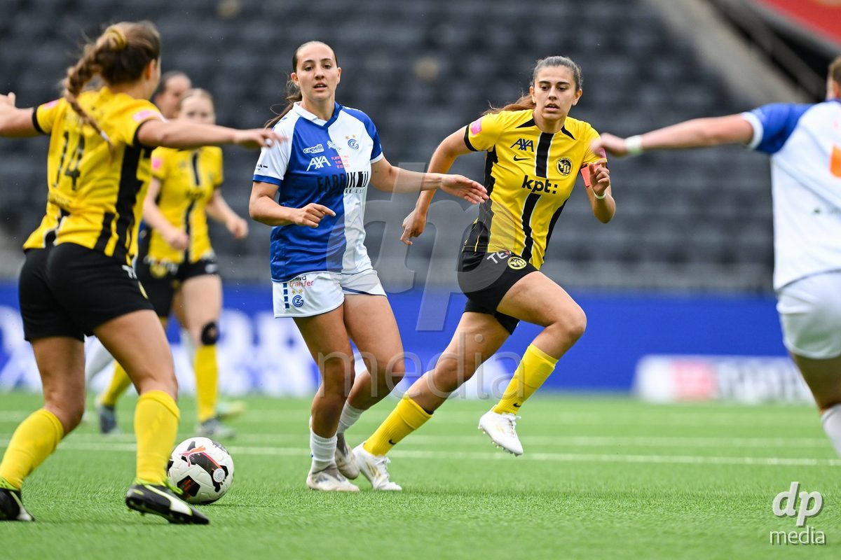 17/05/2025, Bern, Stadion Wankdorf, Women's Super League Final 2: BSC YB Frauen - GC Frauenfussball,  #11 Stephanie Waeber (BSC YB Frauen, right) against #20 Janina Egli (Grasshopper Club Zurich, left)