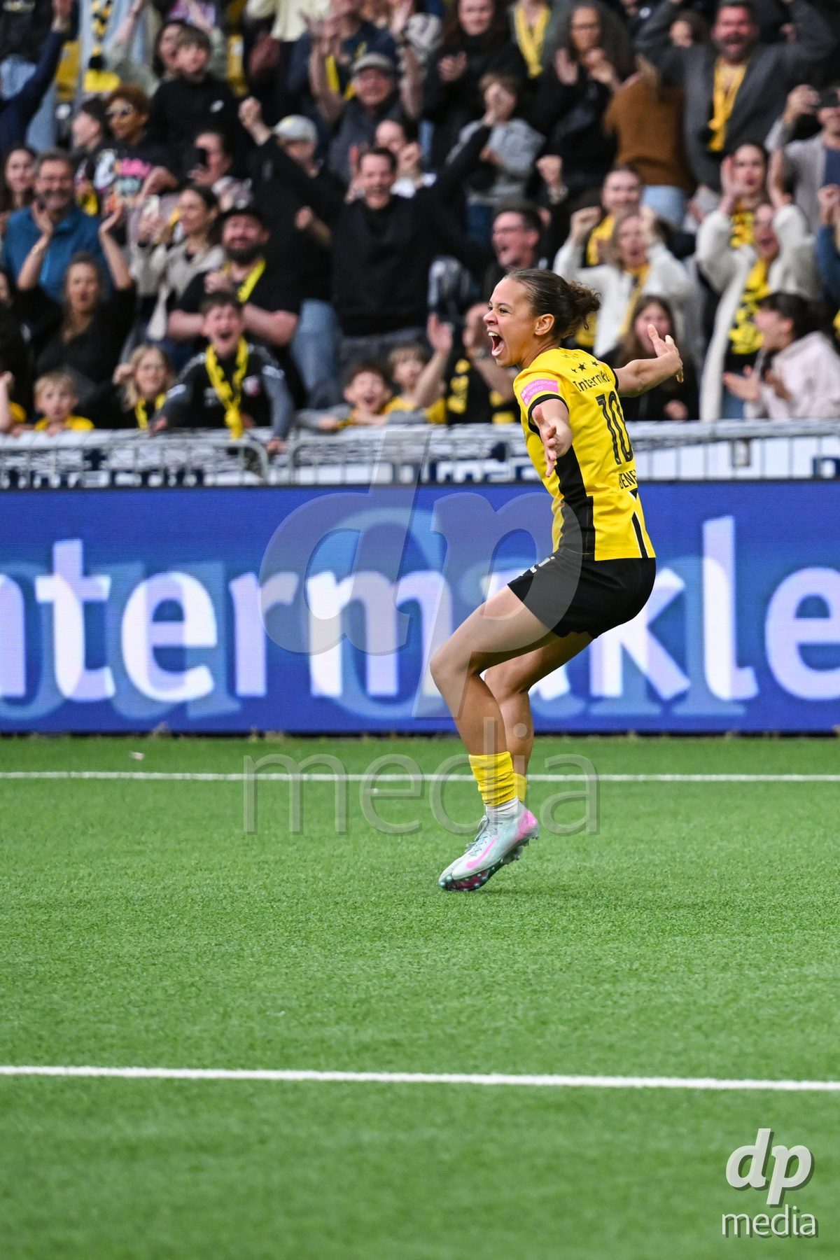 17/05/2025, Bern, Stadion Wankdorf, Women's Super League Final 2: BSC YB Frauen - GC Frauenfussball,  #10 Iman Beney (BSC YB Frauen) celebrates her penalty and the Swiss champions title