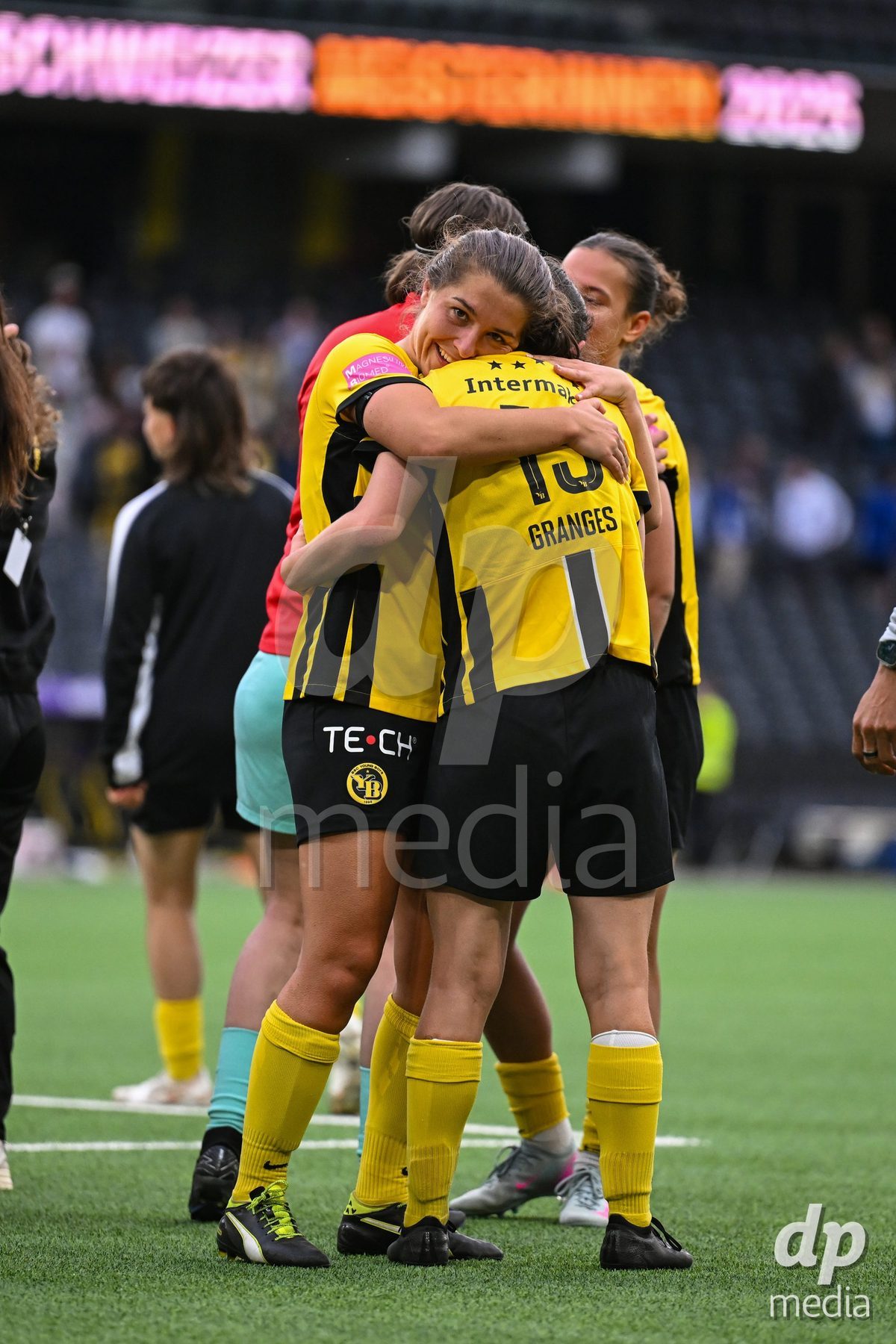 17/05/2025, Bern, Stadion Wankdorf, Women's Super League Final 2: BSC YB Frauen - GC Frauenfussball,  #14 Courtney Strode (BSC YB Frauen) with #13 Malaurie Granges (Young Boys) after the game