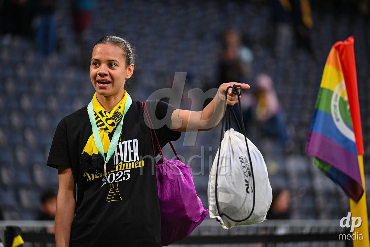 17/05/2025, Bern, Stadion Wankdorf, Women's Super League Final 2: BSC YB Frauen - GC Frauenfussball,  #10 Iman Beney (BSC YB Frauen) after the final game