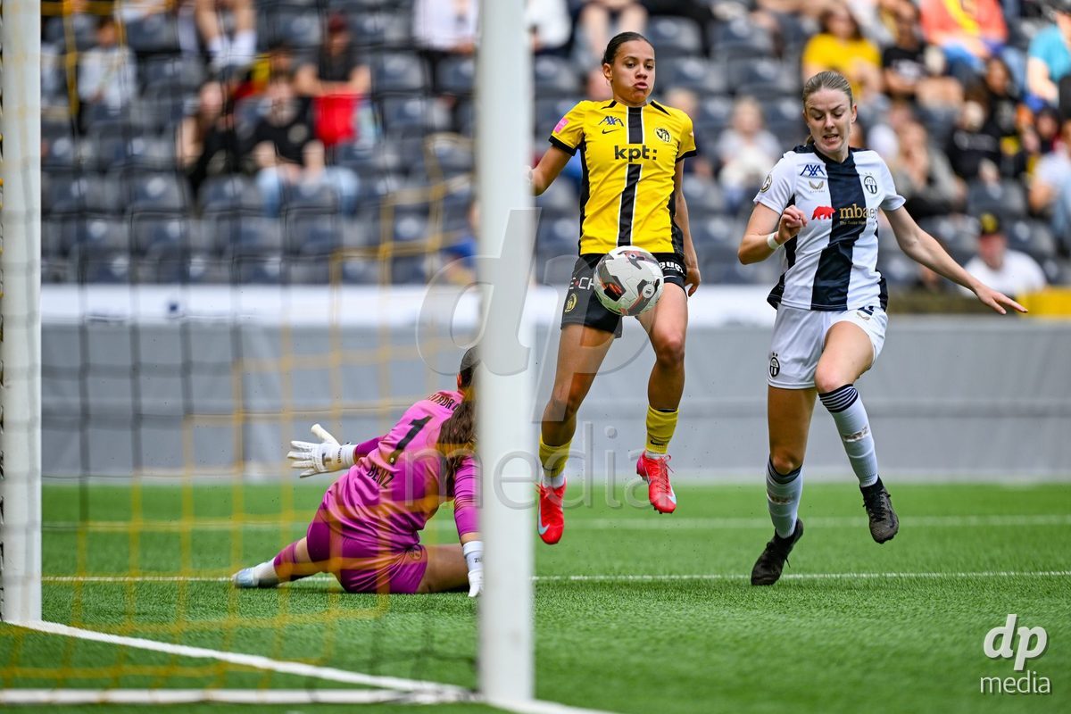Big chance for Iman Beney (Young Boys) against Noemi Benz (1 Zurich) and Briana Eads (2 Zurich) during the Axa Womens Super League Football game between BSC Young Boys Frauen and FC Zürich Frauen at Wankdorf Stadium in Bern, Switzerland.