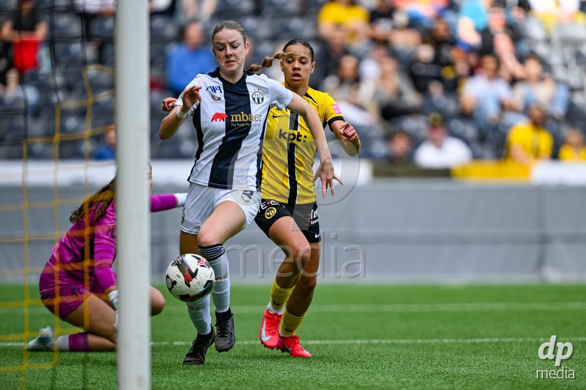 Big chance for Iman Beney (Young Boys) against Noemi Benz (1 Zurich) and Briana Eads (2 Zurich) during the Axa Womens Super League Football game between BSC Young Boys Frauen and FC Zürich Frauen at Wankdorf Stadium in Bern, Switzerland.
