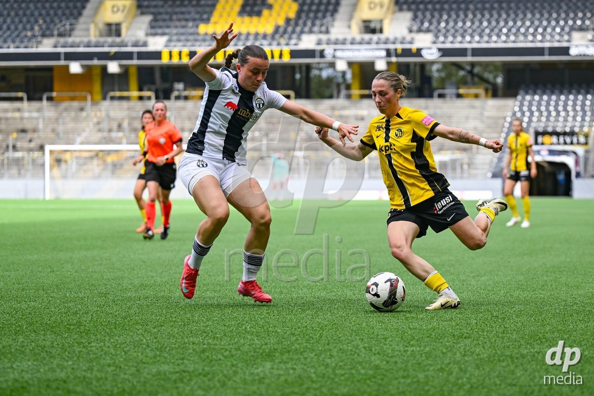 Sanja Kovacevic (26 Zurich) in duel with Lisa Josten (24 Young Boys) during the Axa Womens Super League Football game between BSC Young Boys Frauen and FC Zürich Frauen at Wankdorf Stadium in Bern, Switzerland.