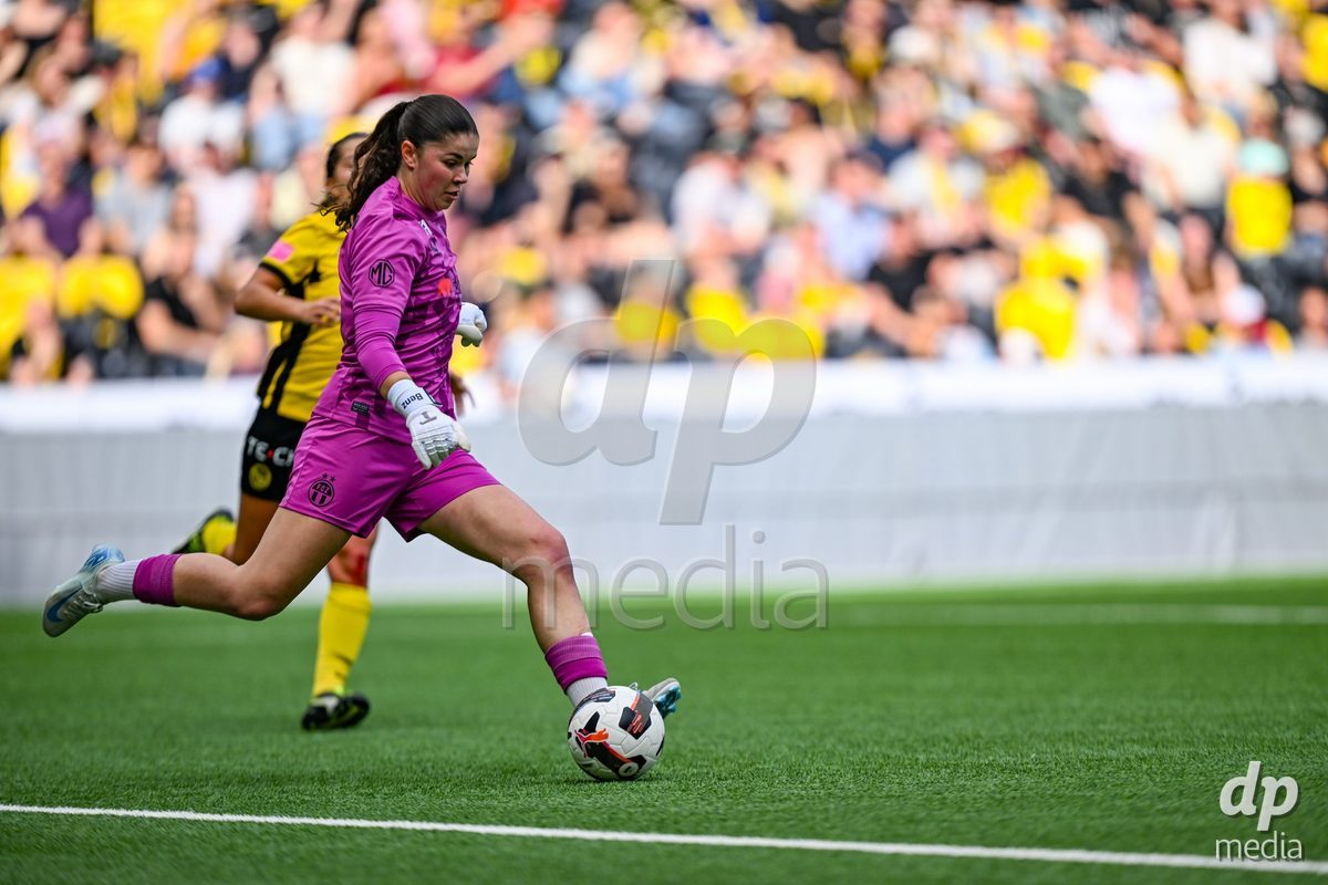 Noemi Benz (1 Zurich) in action during the Axa Womens Super League Football game between BSC Young Boys Frauen and FC Zürich Frauen at Wankdorf Stadium in Bern, Switzerland.