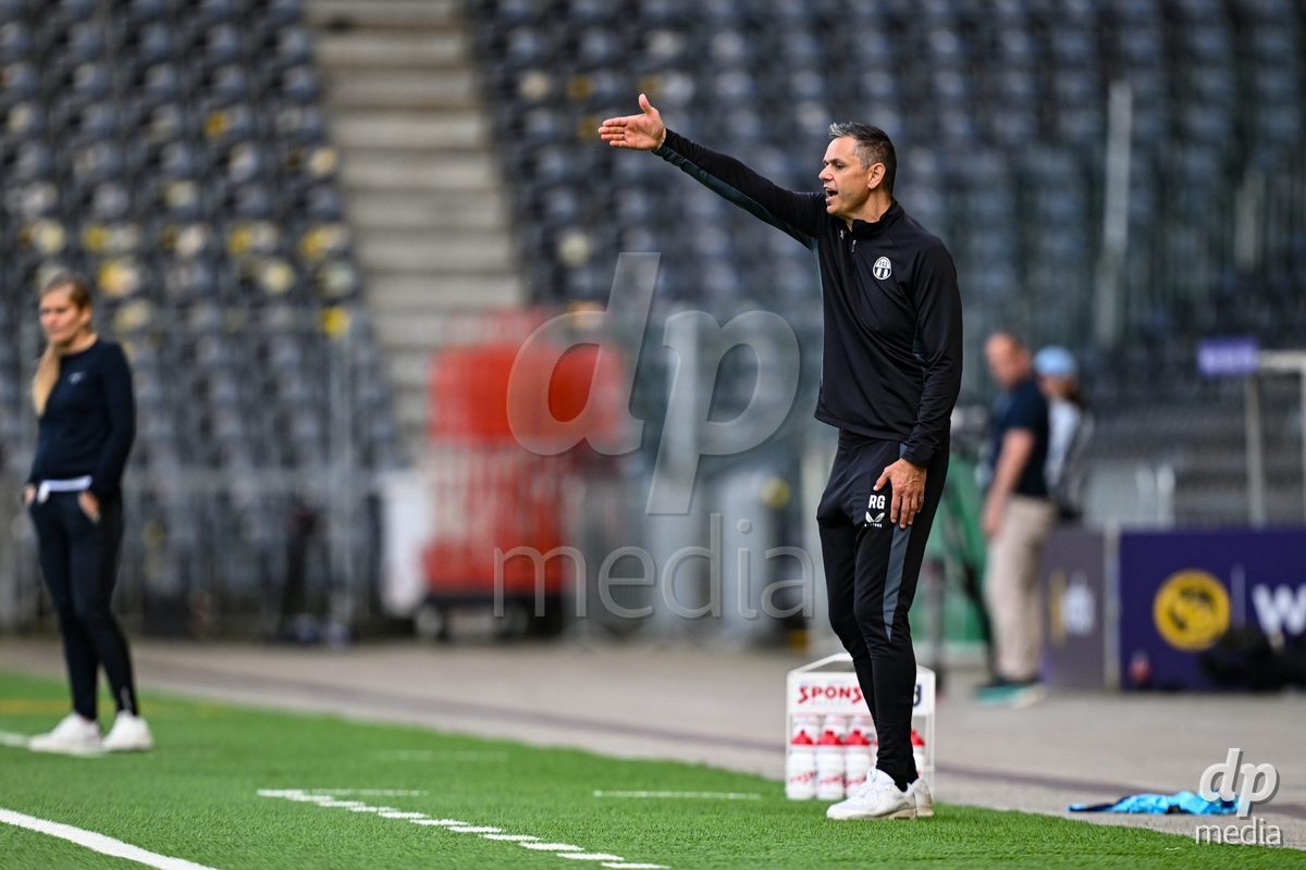 headcoach Renato Gligoroski (Zurich) during the Axa Womens Super League Football game between BSC Young Boys Frauen and FC Zürich Frauen at Wankdorf Stadium in Bern, Switzerland.