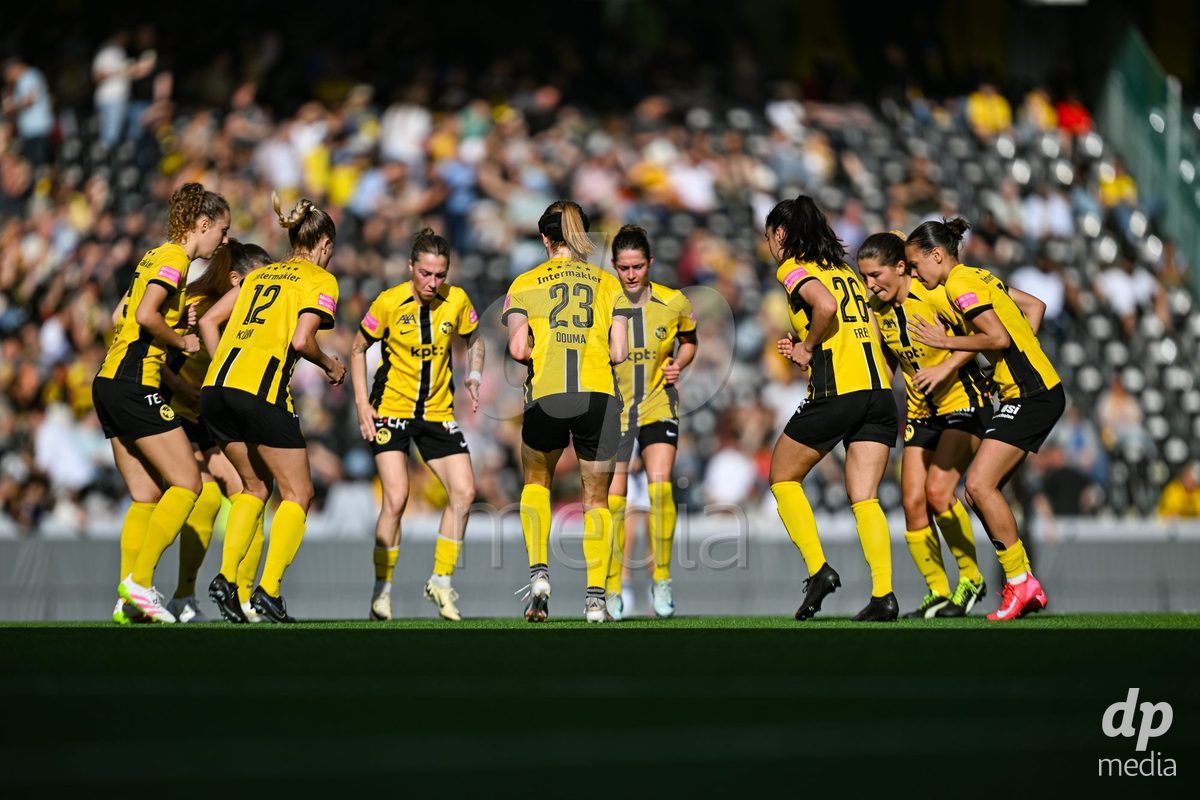 BSC Young Boys Frauen before the second half of the Axa Womens Super League Football game between BSC Young Boys Frauen and FC Zürich Frauen at Wankdorf Stadium in Bern, Switzerland.