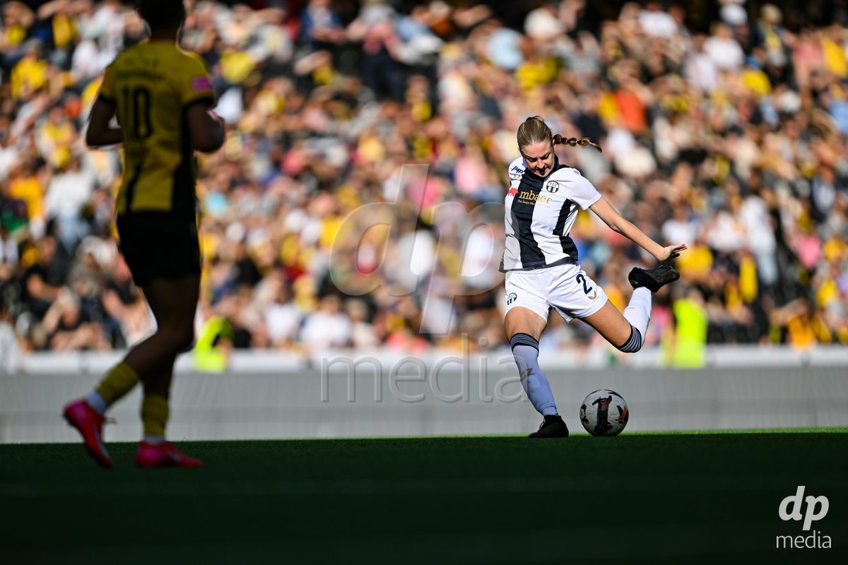 Briana Eads (2 Zurich) in action during the Axa Womens Super League Football game between BSC Young Boys Frauen and FC Zürich Frauen at Wankdorf Stadium in Bern, Switzerland.