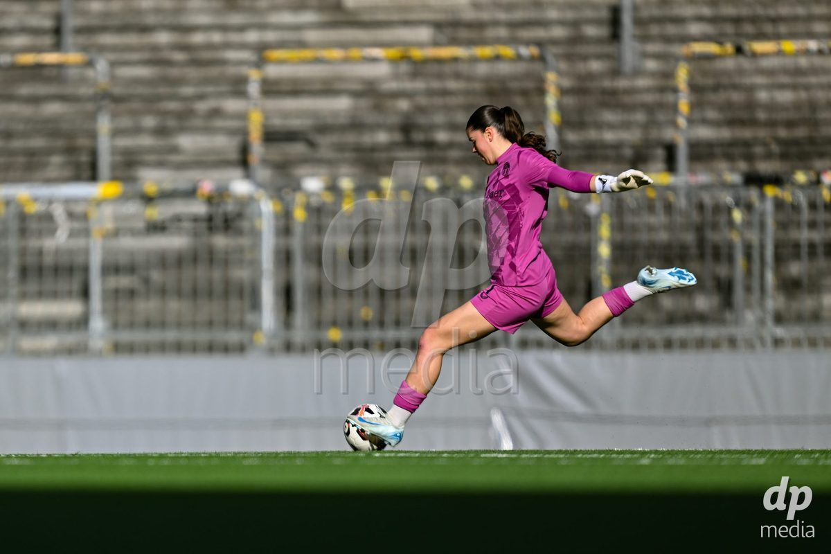 Noemi Benz (1 Zurich) in action during the Axa Womens Super League Football game between BSC Young Boys Frauen and FC Zürich Frauen at Wankdorf Stadium in Bern, Switzerland.