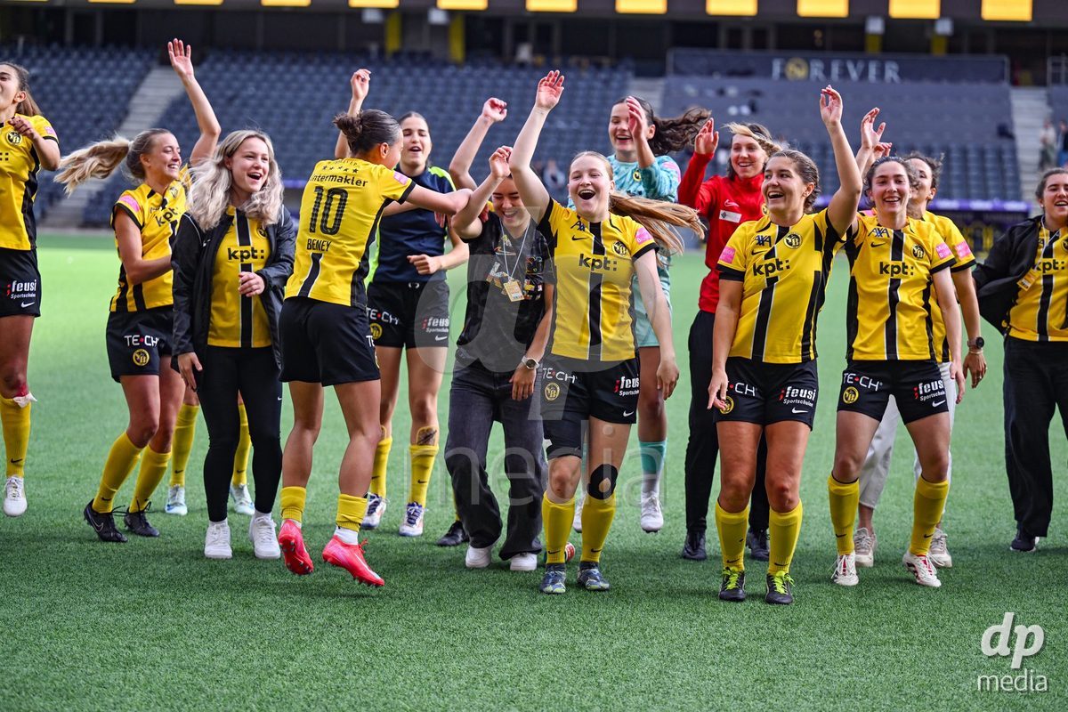 BSC Young Boys after wining the the Axa Womens Super League Football semifinal between BSC Young Boys Frauen and FC Zürich Frauen at Wankdorf Stadium in Bern, Switzerland.