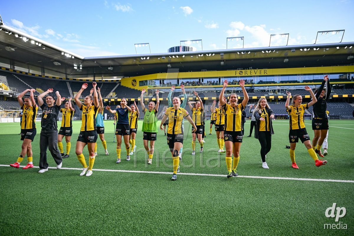 BSC Young Boys after wining the the Axa Womens Super League Football semifinal between BSC Young Boys Frauen and FC Zürich Frauen at Wankdorf Stadium in Bern, Switzerland.