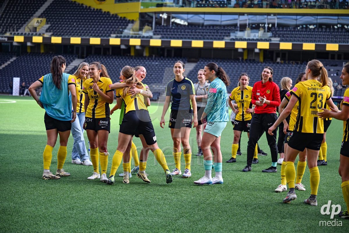BSC Young Boys after wining the the Axa Womens Super League Football semifinal between BSC Young Boys Frauen and FC Zürich Frauen at Wankdorf Stadium in Bern, Switzerland.
