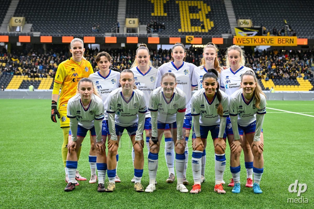 17.04.2025, Bern, Stadion Wankdorf, Women's Super League Quarterfinal 2: BSC YB Frauen - FC Luzern,  team photo FC Luzern. First row from left: Caterina Tramezzani, Fiona Sperlich, Chantal Ruf, Michele Schnider, Rilana Ueltschi. Second row from left: Laura Schneider, Bettina Brulhart, Jamie Kenel, Lynn Haring, Mia Knapp, Barbara Reger