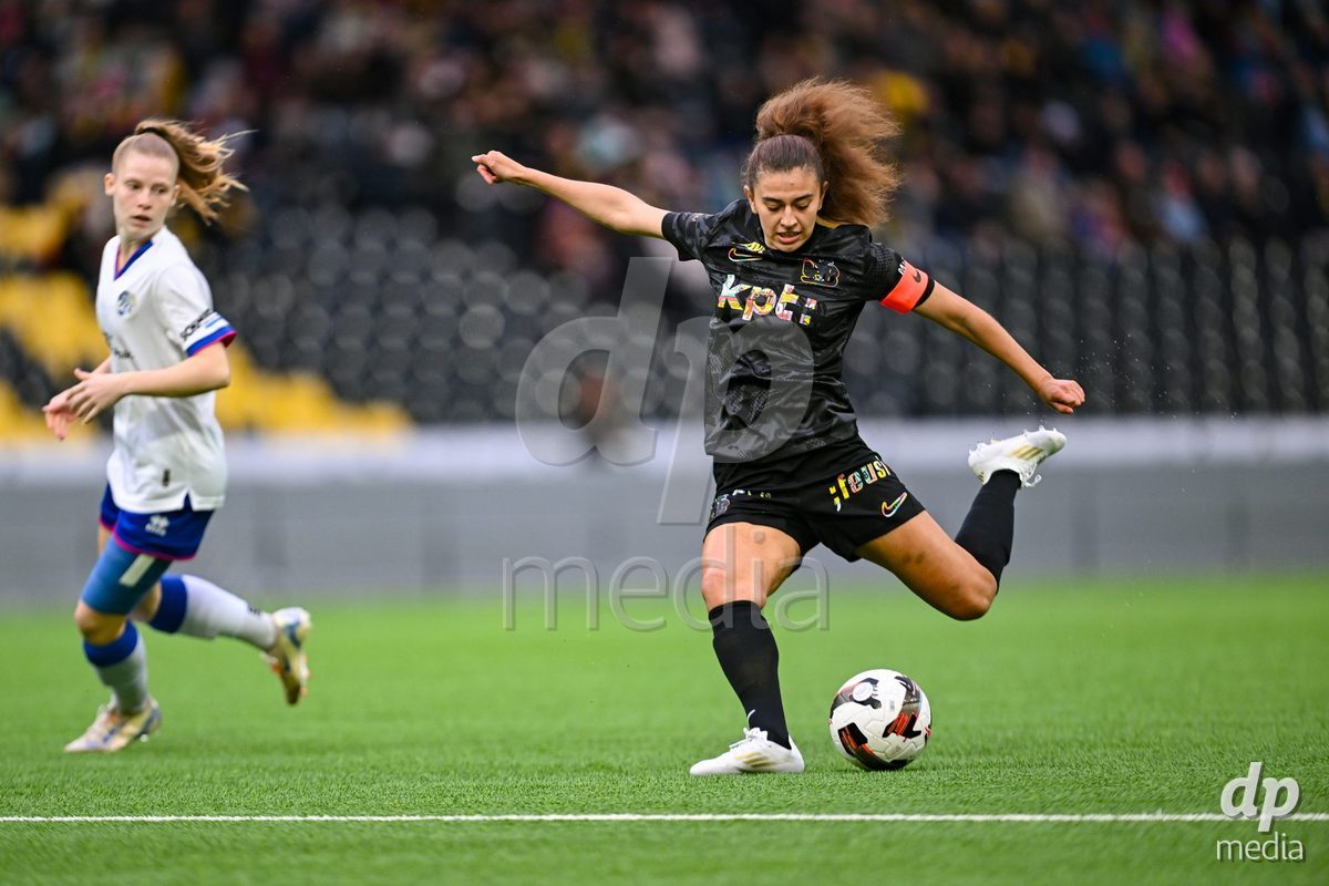 17.04.2025, Bern, Stadion Wankdorf, Women's Super League Quarterfinal 2: BSC YB Frauen - FC Luzern,  #11 Stephanie Waeber (BSC YB Frauen)