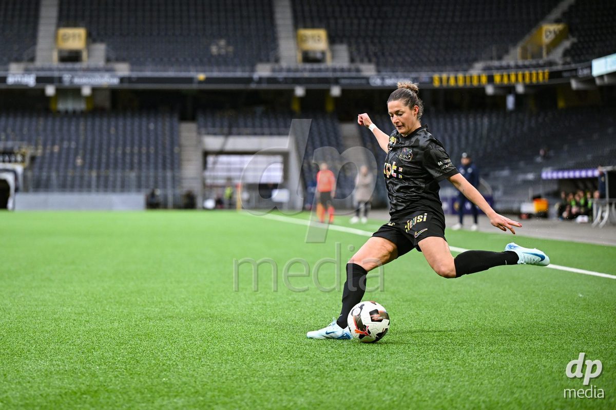 17.04.2025, Bern, Stadion Wankdorf, Women's Super League Quarterfinal 2: BSC YB Frauen - FC Luzern,  #18 Wibke Meister (BSC YB Frauen) in action