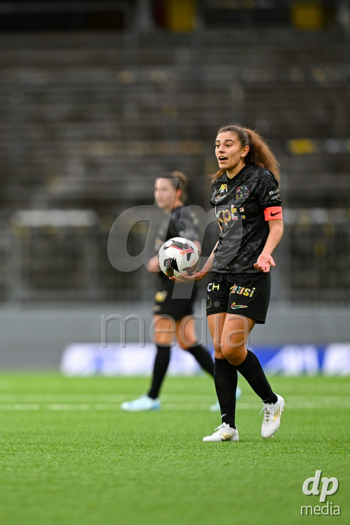 17.04.2025, Bern, Stadion Wankdorf, Women's Super League Quarterfinal 2: BSC YB Frauen - FC Luzern,  #11 Stephanie Waeber (BSC YB Frauen, right)