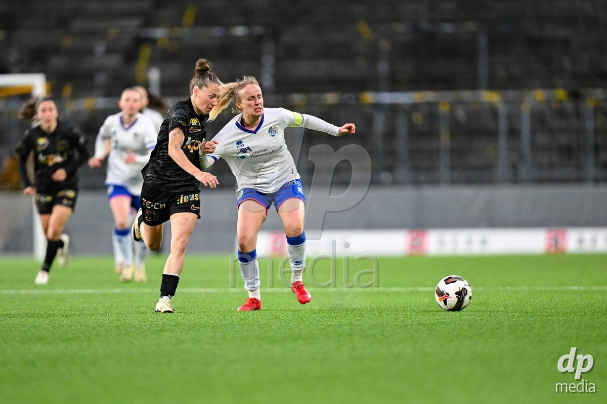17.04.2025, Bern, Stadion Wankdorf, Women's Super League Quarterfinal 2: BSC YB Frauen - FC Luzern,  #24 Lisa Josten (BSC YB Frauen, left) against #16 Barbara Reger (FC Luzern, right)
