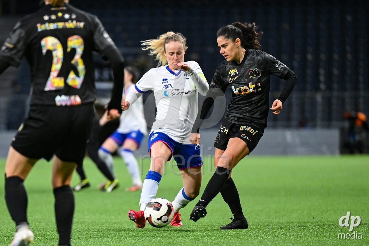 17.04.2025, Bern, Stadion Wankdorf, Women's Super League Quarterfinal 2: BSC YB Frauen - FC Luzern,  #26 Laura Frey (BSC YB Frauen, right) against #16 Barbara Reger (FC Luzern, left)