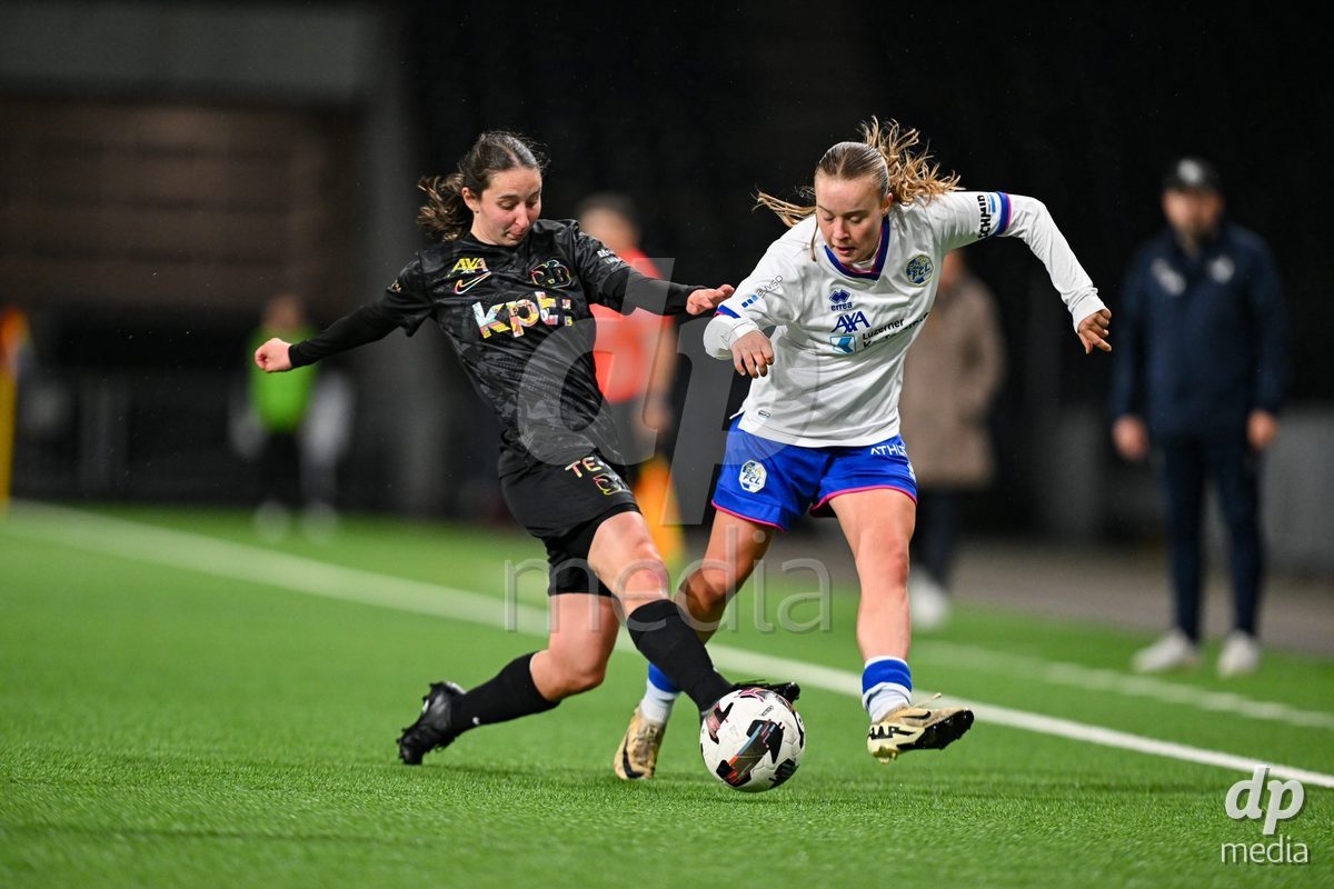 17.04.2025, Bern, Stadion Wankdorf, Women's Super League Quarterfinal 2: BSC YB Frauen - FC Luzern,  #22 Fiona Sperlich (FC Luzern, right) against #13 Malaurie Granges (BSC YB Frauen, left)
