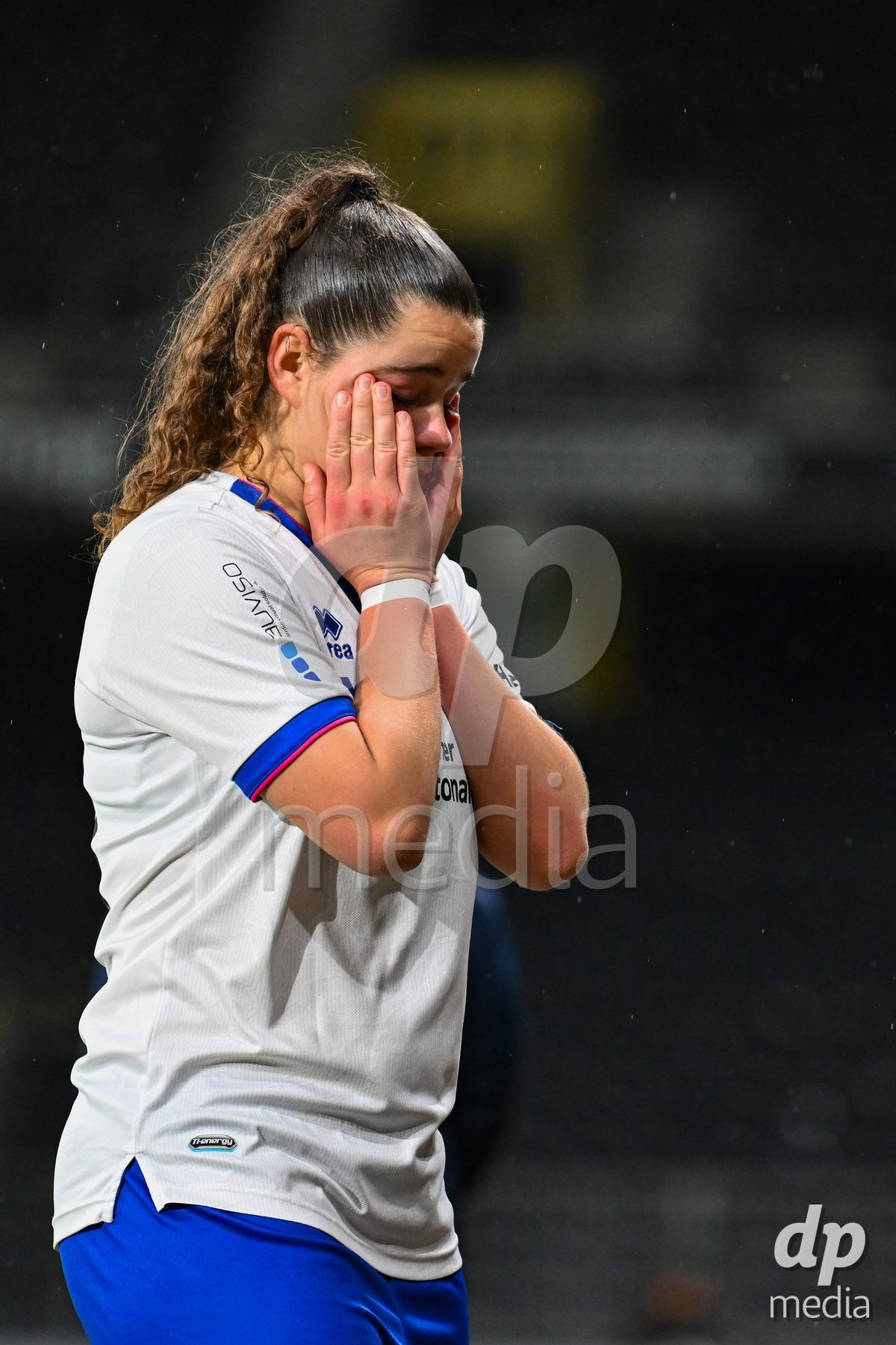 17.04.2025, Bern, Stadion Wankdorf, Women's Super League Quarterfinal 2: BSC YB Frauen - FC Luzern, #99 Alyssa Keller (Luzern) after losing the game