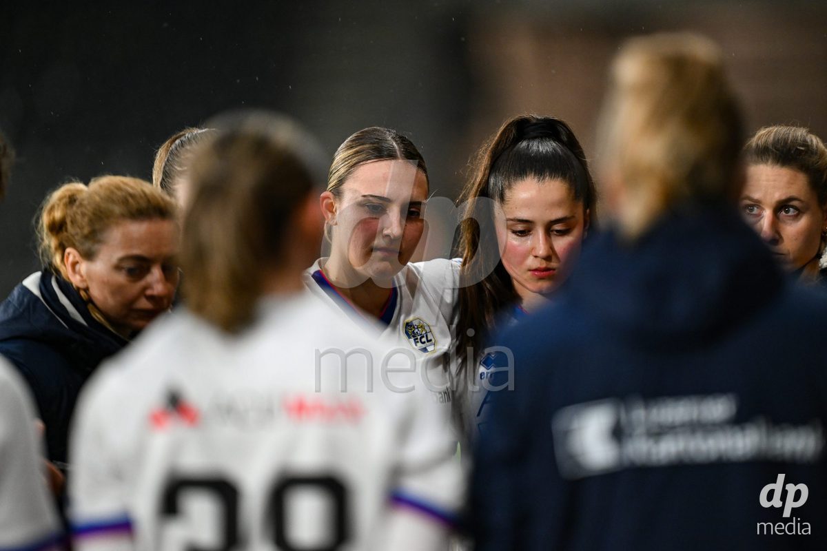 17.04.2025, Bern, Stadion Wankdorf, Women's Super League Quarterfinal 2: BSC YB Frauen - FC Luzern,  #77 Jael Jost (FC Luzern, left) and #29 Rilana Ueltschi (Luzern, right) after losing the game