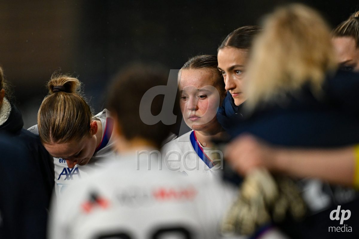 17.04.2025, Bern, Stadion Wankdorf, Women's Super League Quarterfinal 2: BSC YB Frauen - FC Luzern,  #21 Nathalie Pellier (FC Luzern, right) and #22 Fiona Sperlich (FC Luzern, left) after losing the game