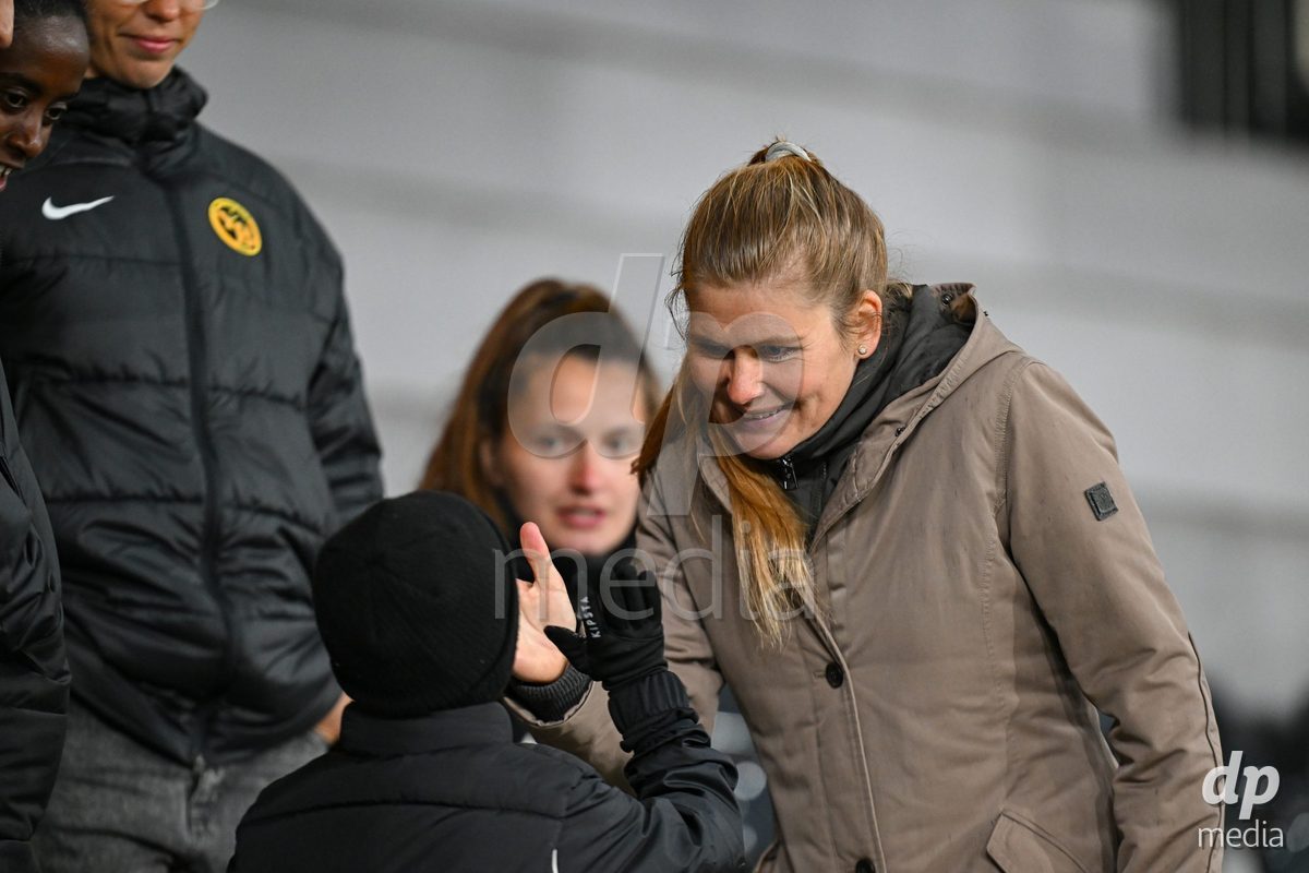 17.04.2025, Bern, Stadion Wankdorf, Women's Super League Quarterfinal 2: BSC YB Frauen - FC Luzern,  coach Imke Wubbenhorst (BSC YB Frauen)