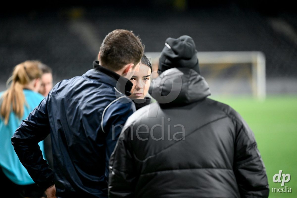 23.11.2024, Bern, Stadion Wankdorf, Women's Super League: BSC YB Frauen - Servette FC Chênois Féminin,  #7 Naomi Luyet (BSC YB Frauen) looks dejected and disappointed