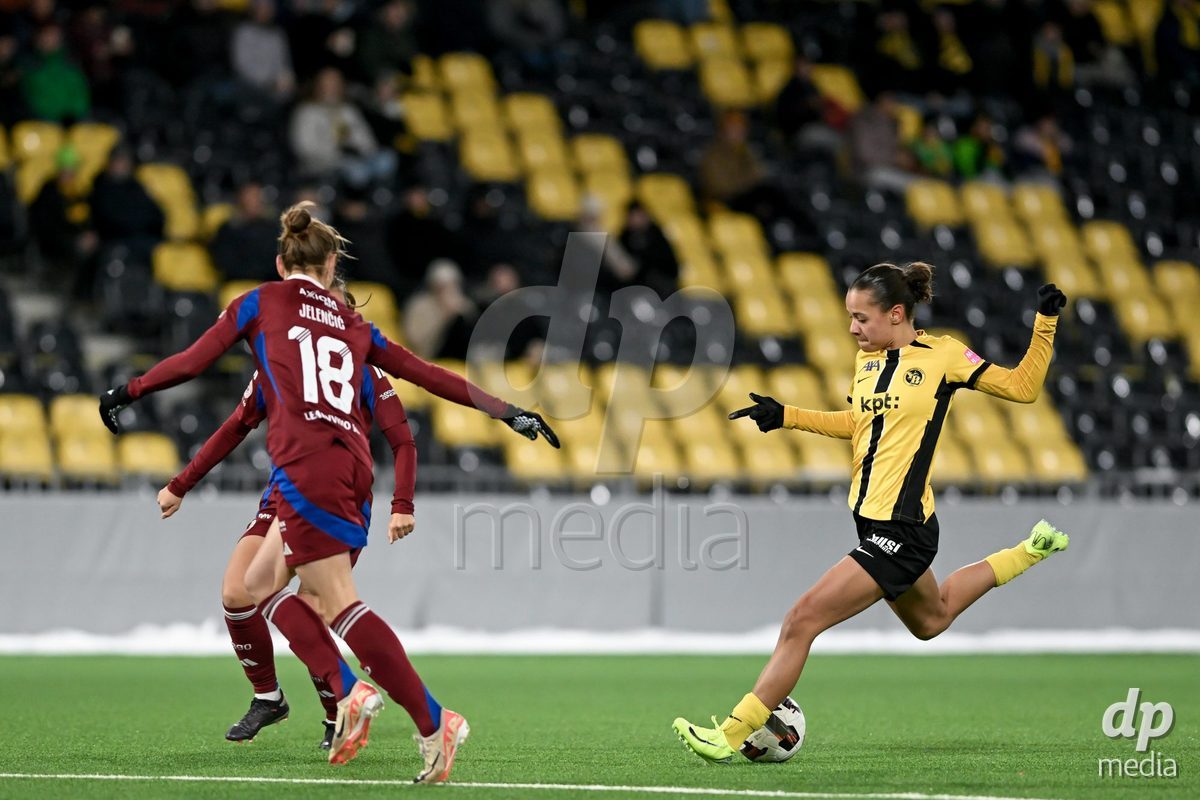 23.11.2024, Bern, Stadion Wankdorf, Women's Super League: BSC YB Frauen - Servette FC Chênois Féminin, Iman Beney (YB) shoots the ball