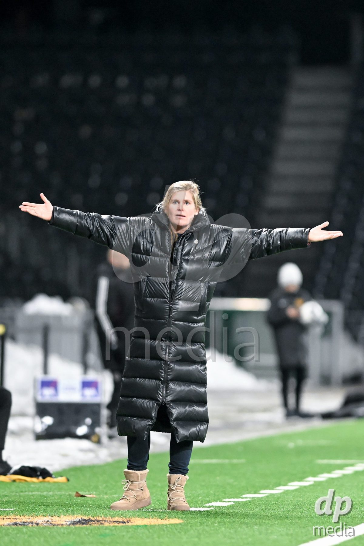 23.11.2024, Bern, Stadion Wankdorf, Women's Super League: BSC YB Frauen - Servette FC Chênois Féminin,  coach Imke Wubbenhorst (BSC YB Frauen)