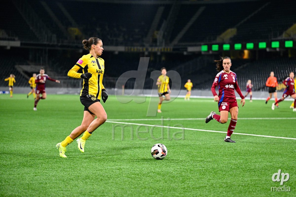 23.11.2024, Bern, Stadion Wankdorf, Women's Super League: BSC YB Frauen - Servette FC Chênois Féminin,  #10 Iman Beney (BSC YB Frauen)