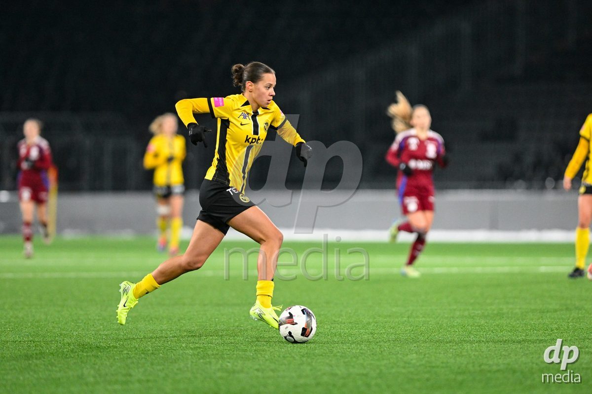 23.11.2024, Bern, Stadion Wankdorf, Women's Super League: BSC YB Frauen - Servette FC Chênois Féminin,  #10 Iman Beney (BSC YB Frauen)