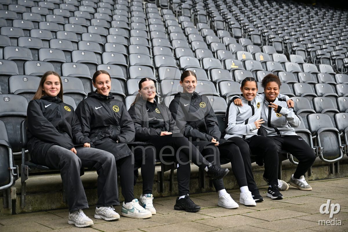 29/09/2024, Bern, Stadion Wankdorf, Women's Super League: BSC YB Frauen - FC Luzern, Youth players of Young Boys