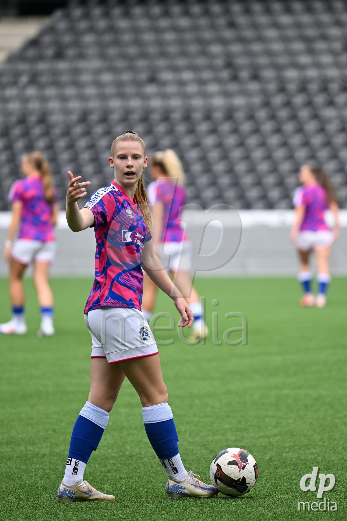 29/09/2024, Bern, Stadion Wankdorf, Women's Super League: BSC YB Frauen - FC Luzern,  #4 Mia Knapp (FC Luzern) during warm up prior to the match
