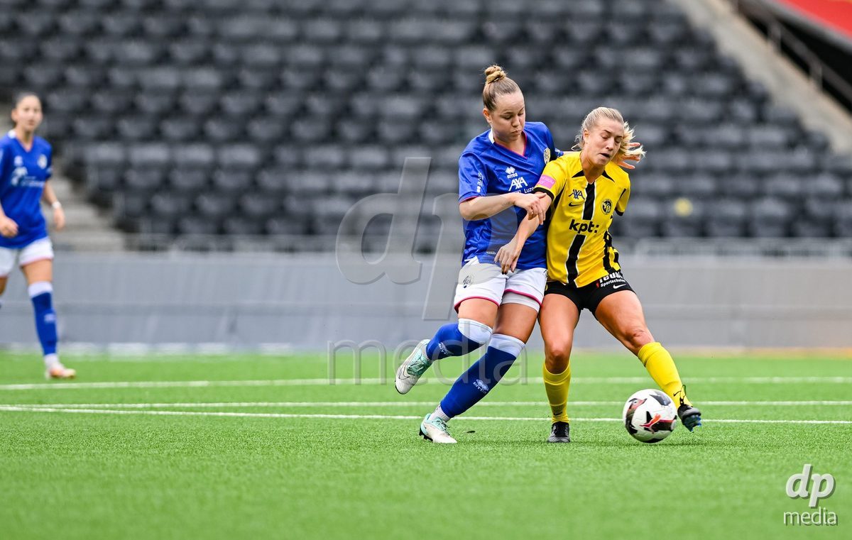 29/09/2024, Bern, Stadion Wankdorf, Women's Super League: BSC YB Frauen - FC Luzern,  #12 Athena Kuehn (BSC YB Frauen, right) against #8 Jamie Kenel (FC Luzern, left)