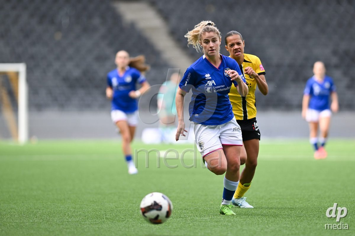 29/09/2024, Bern, Stadion Wankdorf, Women's Super League: BSC YB Frauen - FC Luzern,  #5 Caterina Tramezzani (FC Luzern, left) against #23 Iman Beney (BSC YB Frauen, right)