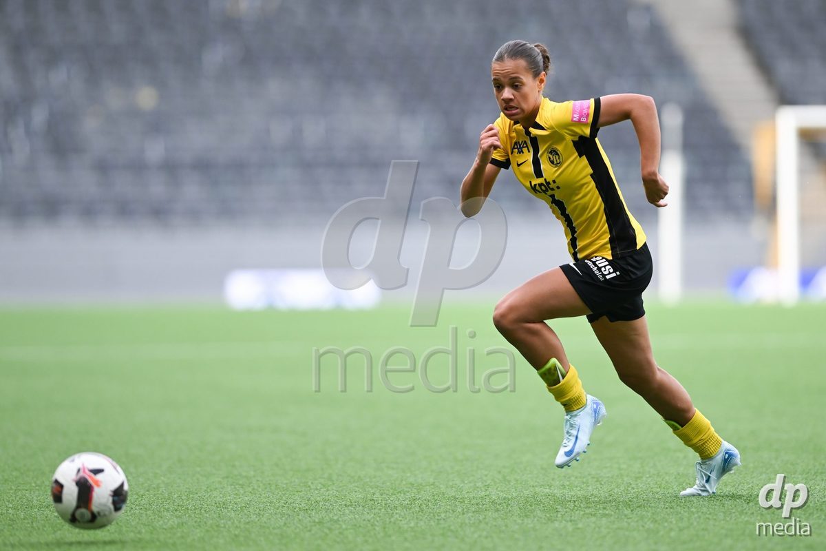 29/09/2024, Bern, Stadion Wankdorf, Women's Super League: BSC YB Frauen - FC Luzern,  #23 Iman Beney (BSC YB Frauen) controls the ball