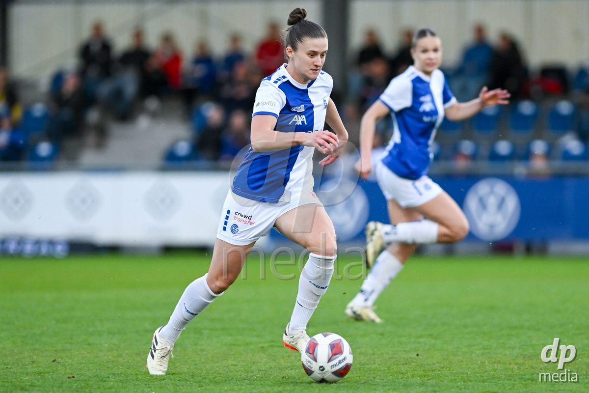 27.04.2024, Niederhasli, GC/Campus, Quarterfinals: Grasshopper Club Zürich - BSC YB Frauen,  #17 Klaudia Lefeld (Grasshopper Club Zurich, left)