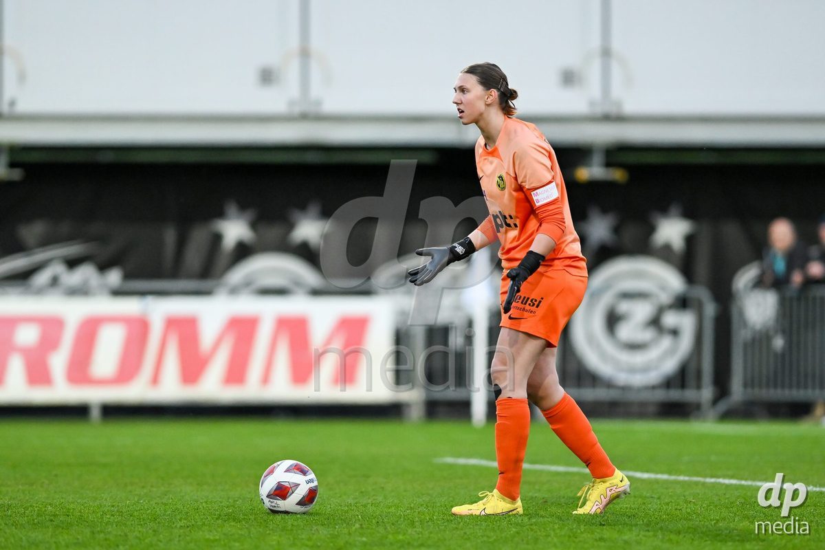 27.04.2024, Niederhasli, GC/Campus, Quarterfinals: Grasshopper Club Zürich - BSC YB Frauen,  goalkeeper Jara Ackermann (BSC YB Frauen)