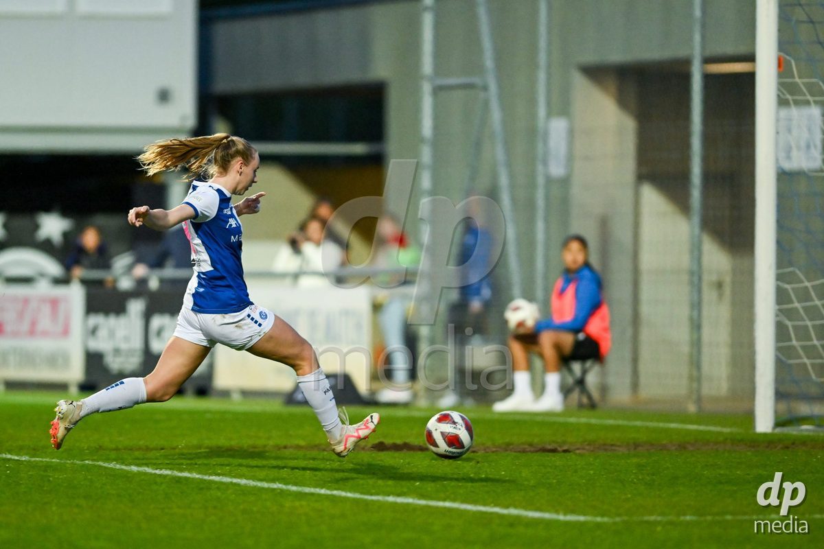 27.04.2024, Niederhasli, GC/Campus, Quarterfinals: Grasshopper Club Zürich - BSC YB Frauen, #19 Emoke Papai (GC) scores a goal