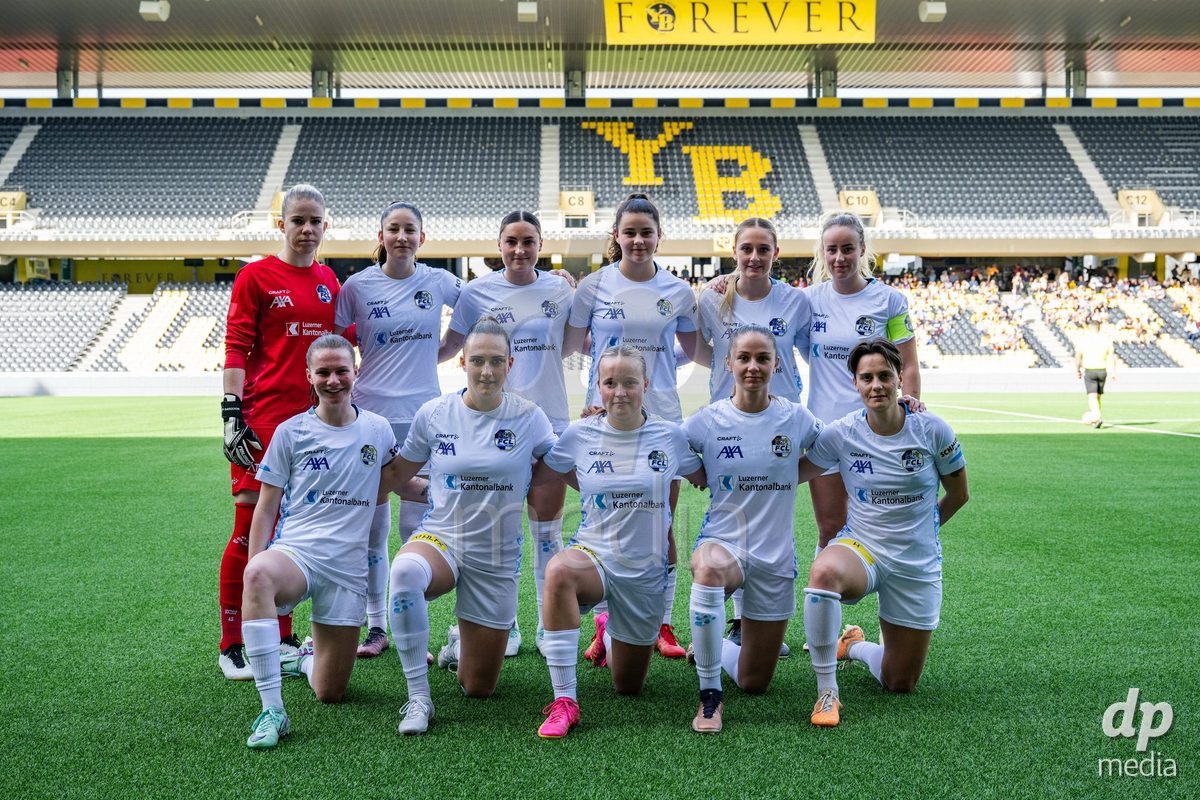 13.04.2024, Bern, Stadion Wankdorf, Women's Super League: BSC YB Frauen - FC Luzern,  team photo FC Luzern. First row from left: Michelle Sager, Jael Jost, Fiona Sperlich, Nicole Reinschmidt, Bettina Brulhart. Second row from left: Laura Schneider, Lynn Haring, Debora Vogl, Alyssa Keller, Chantal Ruf, Barbara Reger
