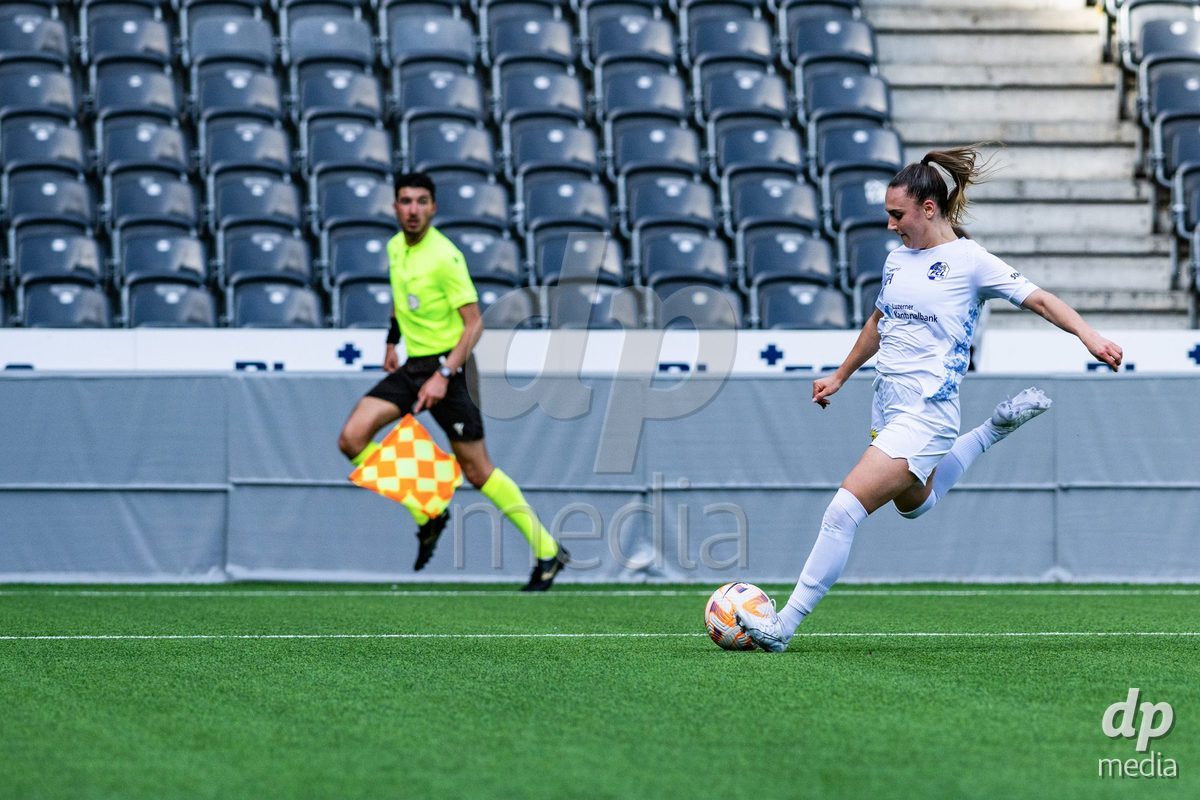 13.04.2024, Bern, Stadion Wankdorf, Women's Super League: BSC YB Frauen - FC Luzern,  #77 Jael Jost (FC Luzern)