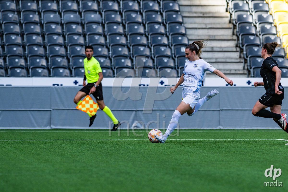 13.04.2024, Bern, Stadion Wankdorf, Women's Super League: BSC YB Frauen - FC Luzern,  #77 Jael Jost (FC Luzern)