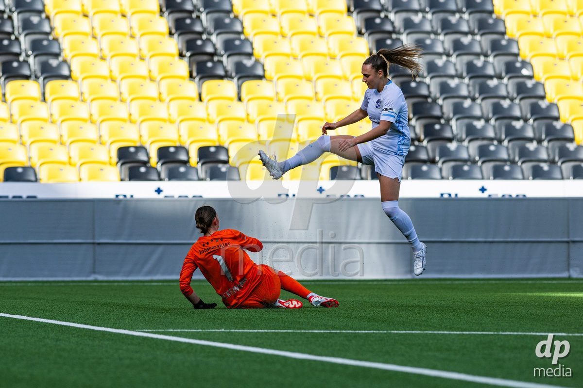 13.04.2024, Bern, Stadion Wankdorf, Women's Super League: BSC YB Frauen - FC Luzern,  #77 Jael Jost (FC Luzern)