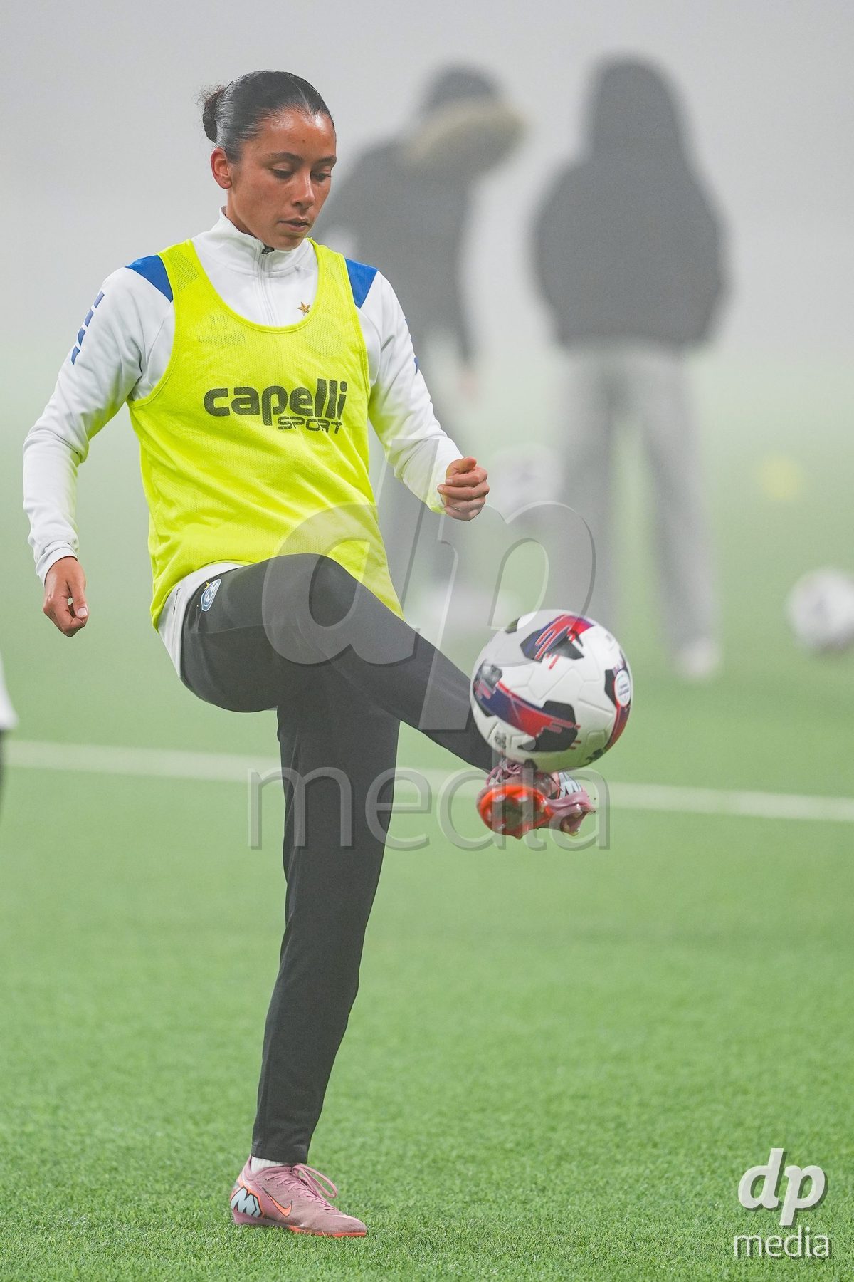 Schweiz: Axa Women's Cup 2025/26, BSC YB Frauen vs GC Frauenfussball - Stadion Wankdorf, Bern: Nicole Arcangeli (14 GC) beim Aufwärmen