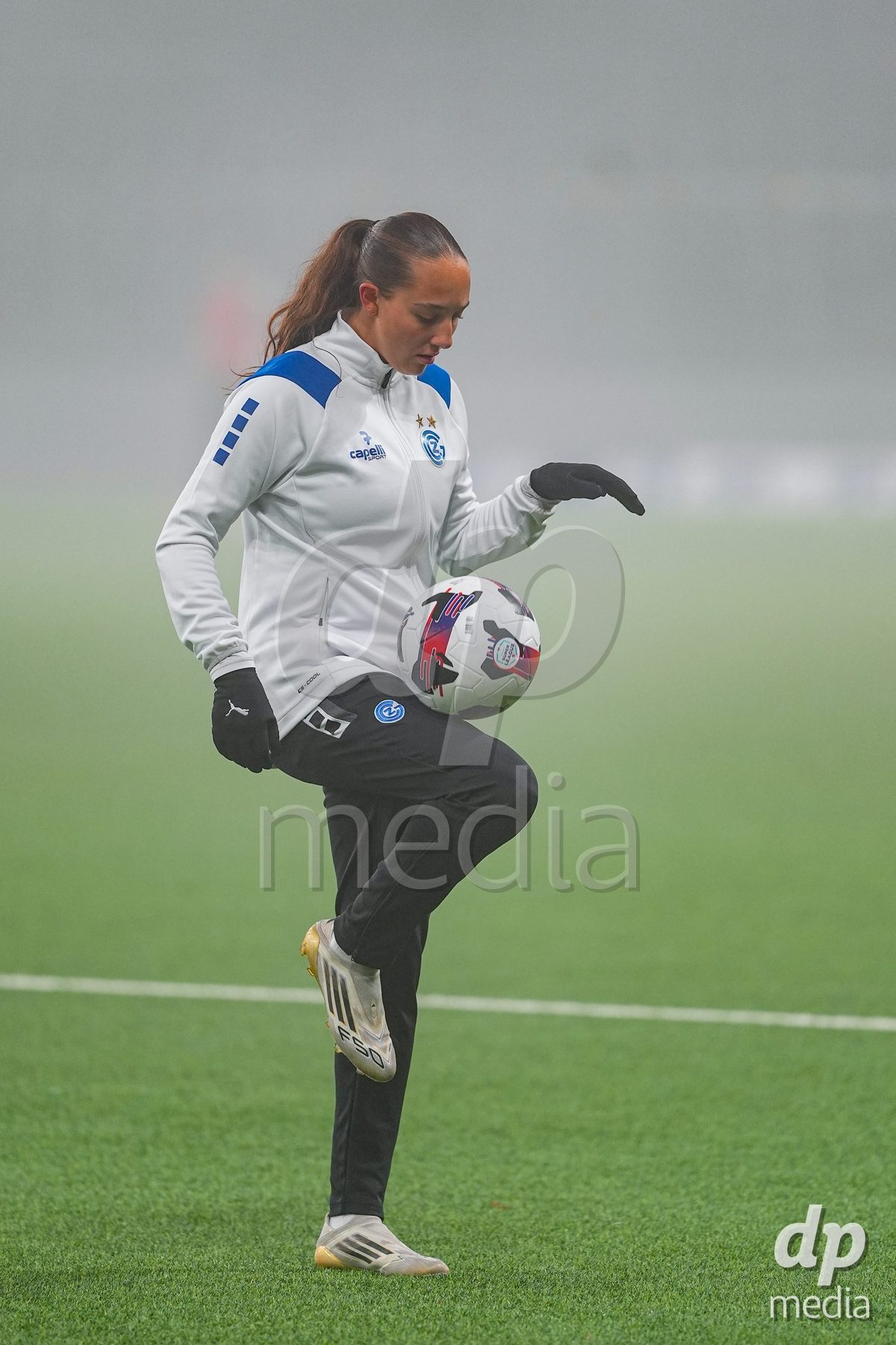 Schweiz: Axa Women's Cup 2025/26, BSC YB Frauen vs GC Frauenfussball - Stadion Wankdorf, Bern: Janina Egli (7 GC) beim Aufwärmen