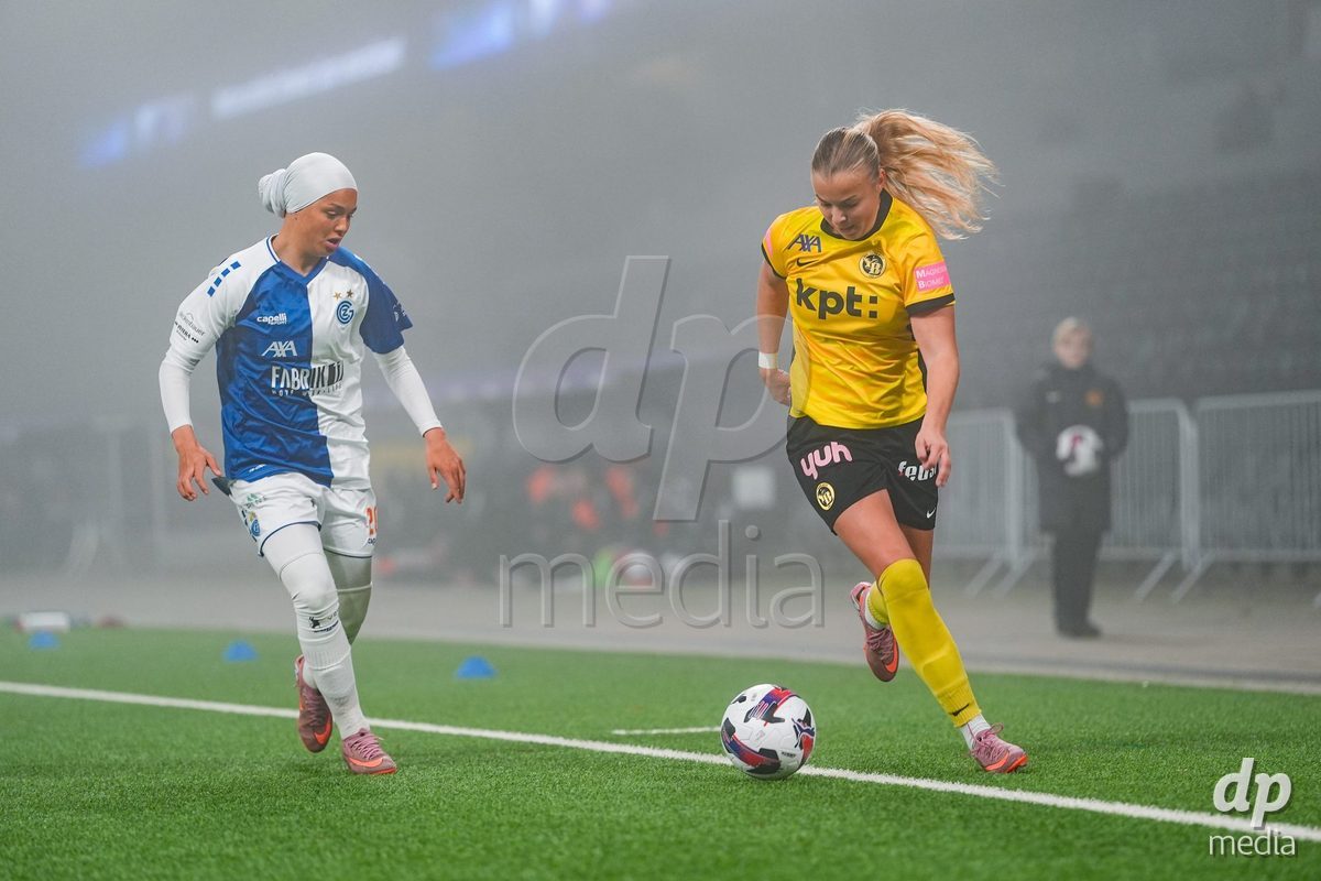 Schweiz: Axa Women's Cup 2025/26, BSC YB Frauen vs GC Frauenfussball - Stadion Wankdorf, Bern: Maja Jelcic (99 YB Frauen) im Duell mit Imane Touriss (20 GC)